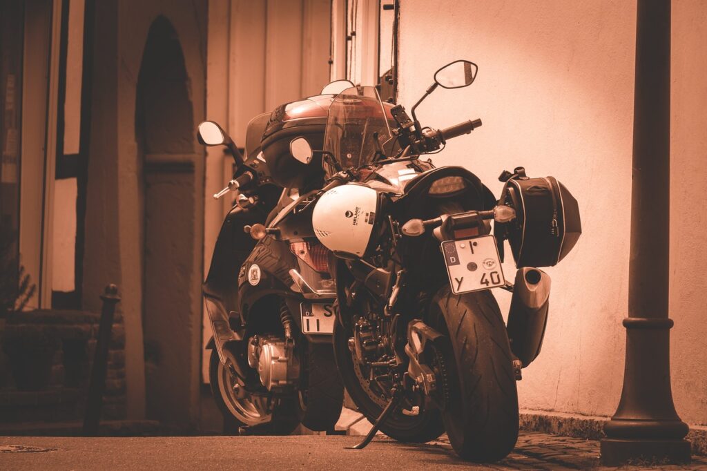 motorcycle, to travel, vacations-4357635.jpg
